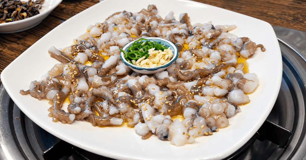What Is Sannakji? How Koreans Actually Eat Live&nbsp;Octopus